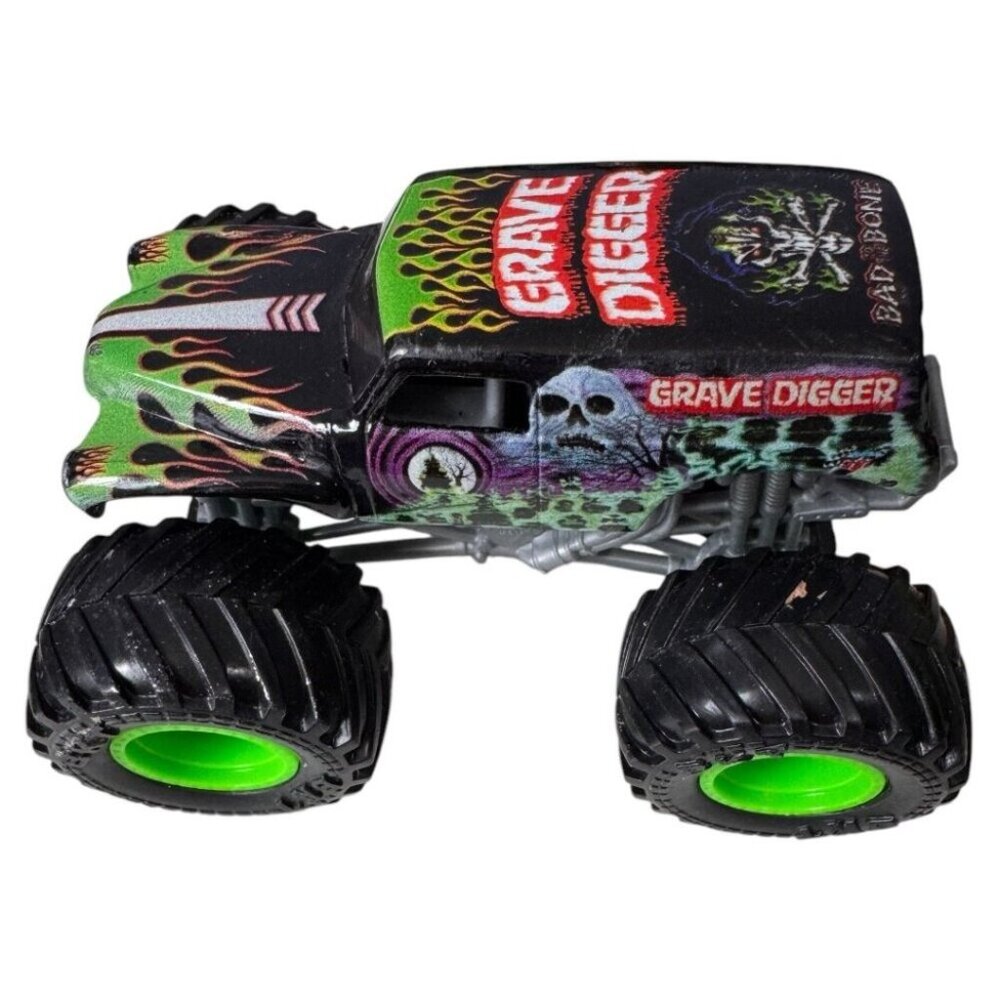 Monster Jam 2023 Official Die-cast‎ Truck GraveDigger 1:64